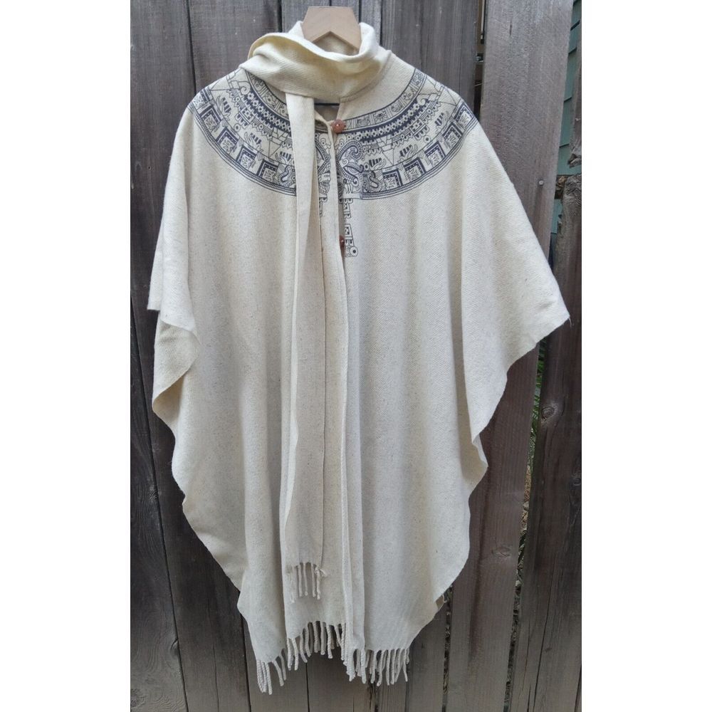 Beautiful Vintage Cream Wool Blend Aztec Poncho‎ Wrap